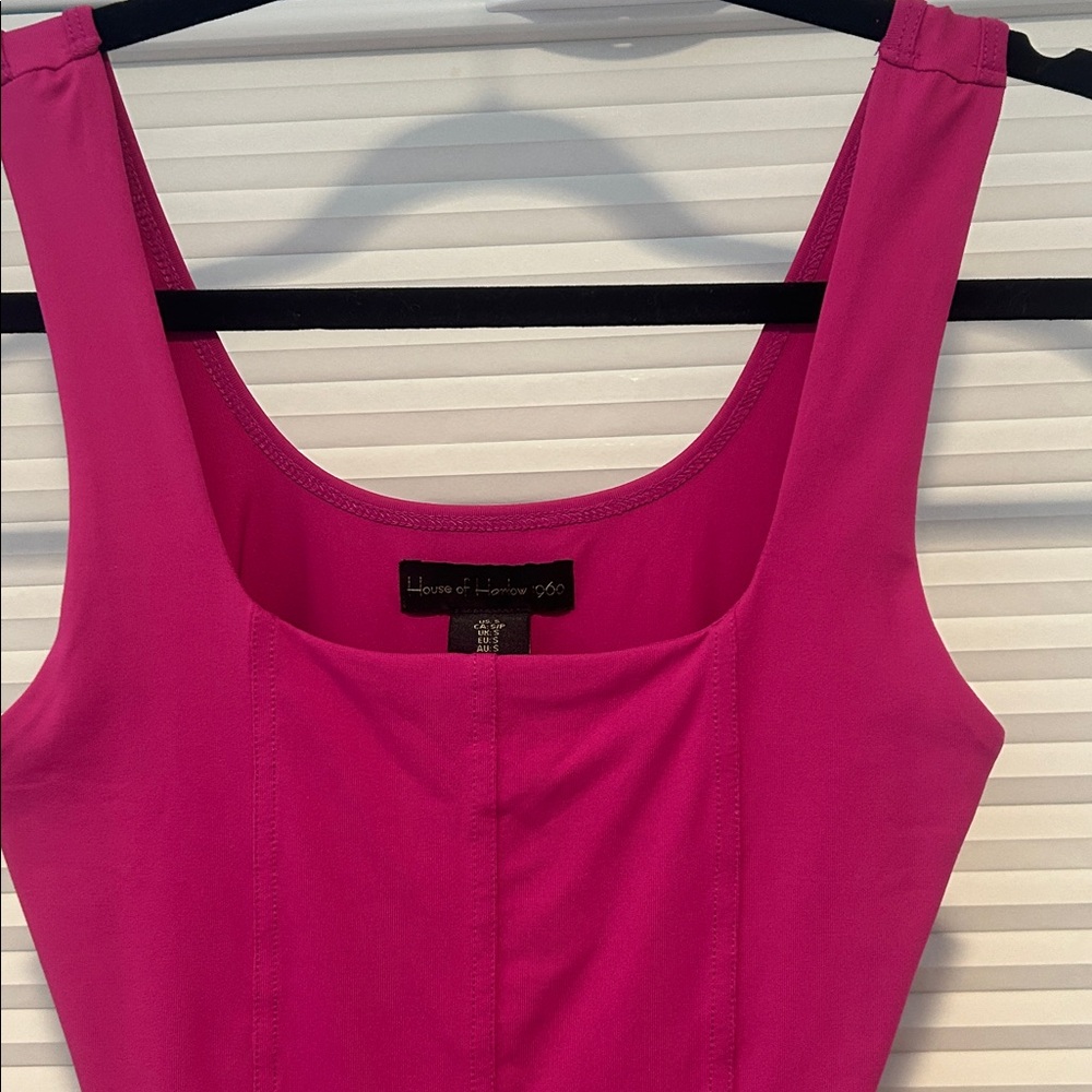 House of Harlow 1960 Vibrant Pink bodysuit size small - Picture 3 of 6